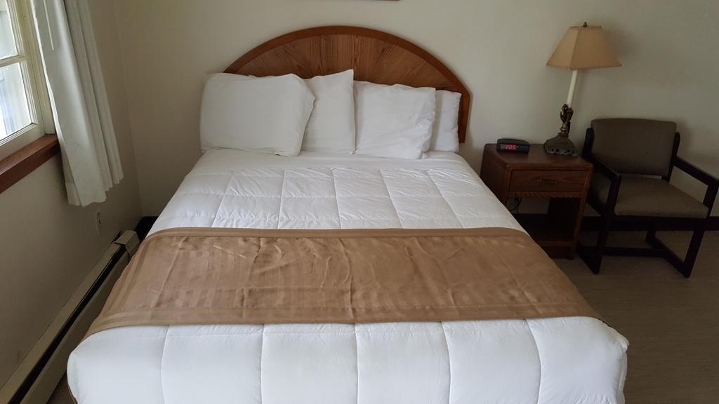 Budget Host Inn 底特律湖 外观 照片