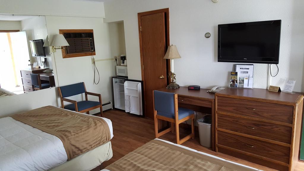 Budget Host Inn 底特律湖 外观 照片