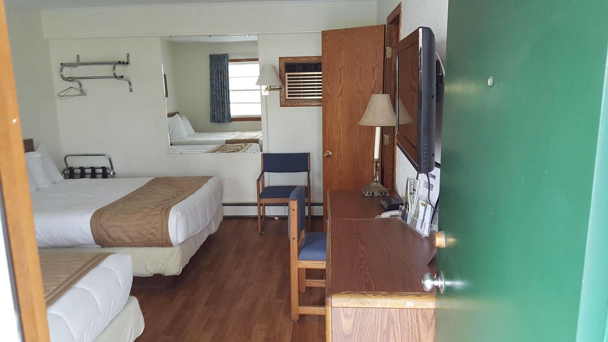 Budget Host Inn 底特律湖 外观 照片