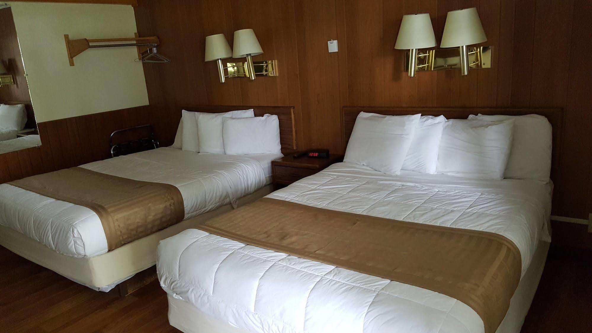 Budget Host Inn 底特律湖 外观 照片