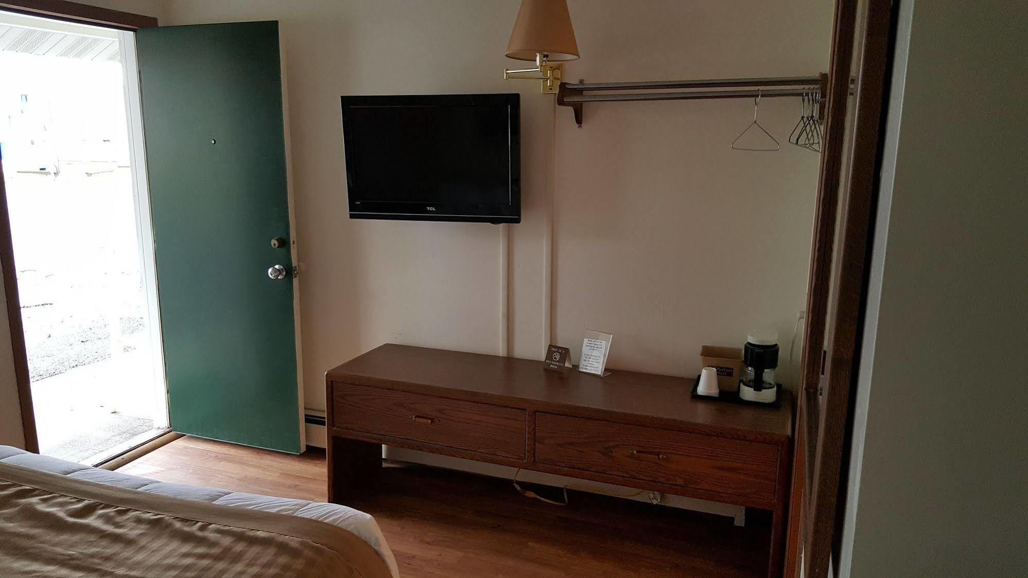 Budget Host Inn 底特律湖 外观 照片