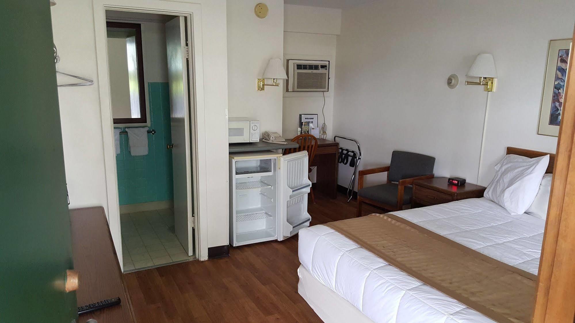 Budget Host Inn 底特律湖 外观 照片